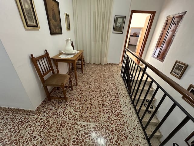 4 soveværelse Byhus til salg i Cuevas Bajas - € 106.000 (Ref: 8953023)