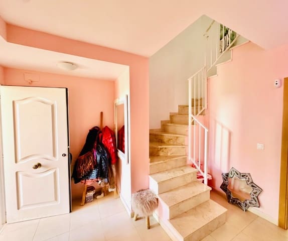 4 soverom Villa til salgs i Fuente de Piedra med svømmebasseng - € 138 000 (Ref: 8987328)