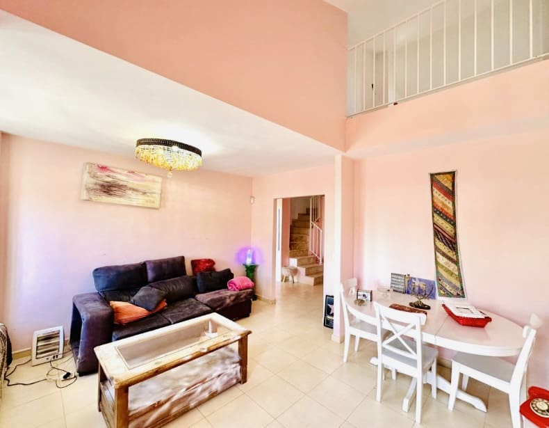 4 soverom Villa til salgs i Fuente de Piedra med svømmebasseng - € 138 000 (Ref: 8987328)