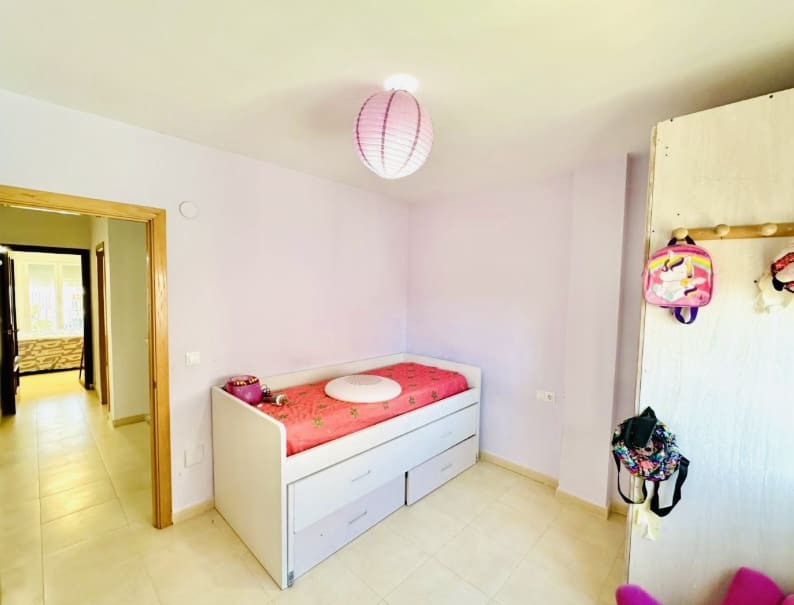 4 soverom Villa til salgs i Fuente de Piedra med svømmebasseng - € 138 000 (Ref: 8987328)