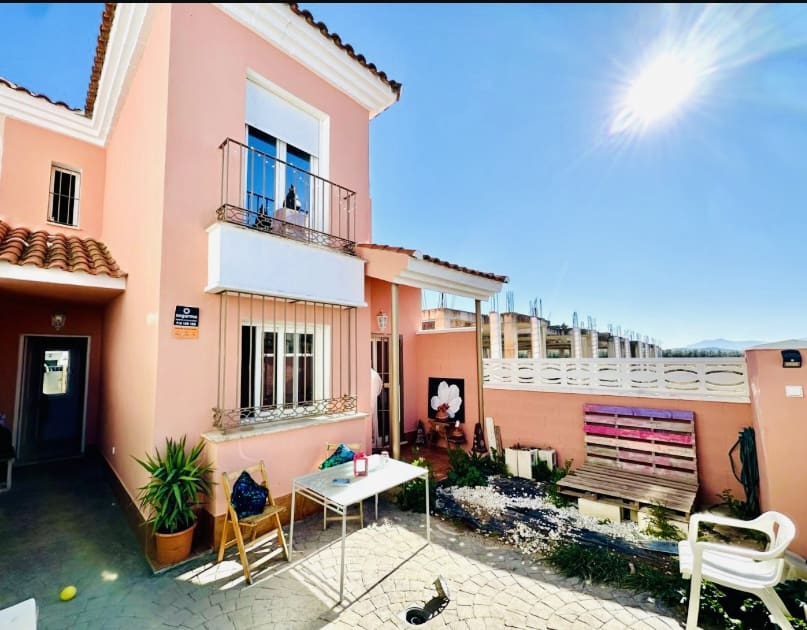 4 soverom Villa til salgs i Fuente de Piedra med svømmebasseng - € 138 000 (Ref: 8987328)