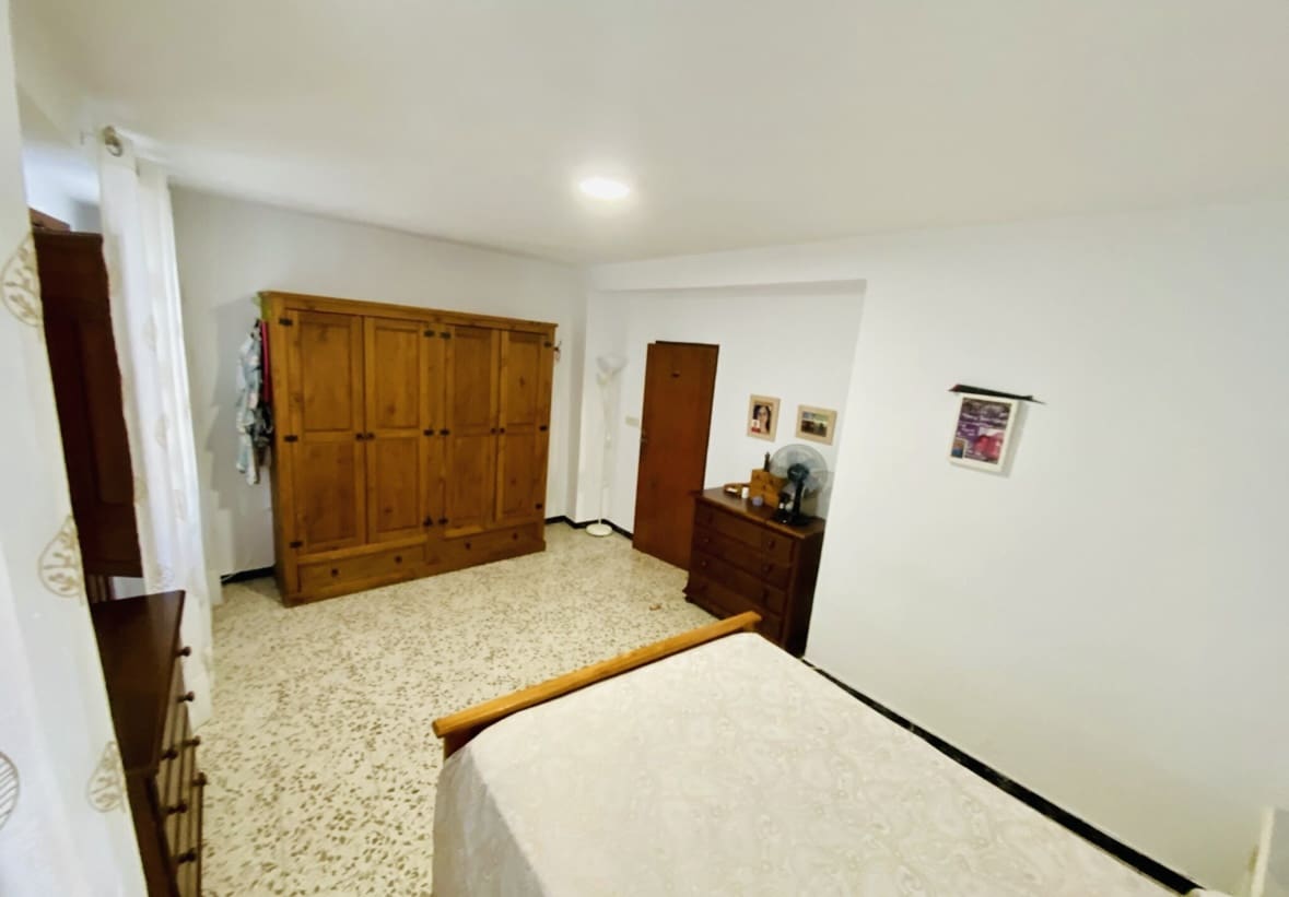 4 sypialnia Dom na sprzedaż w Rute z garażem - 75 000 € (Ref: 8997338)