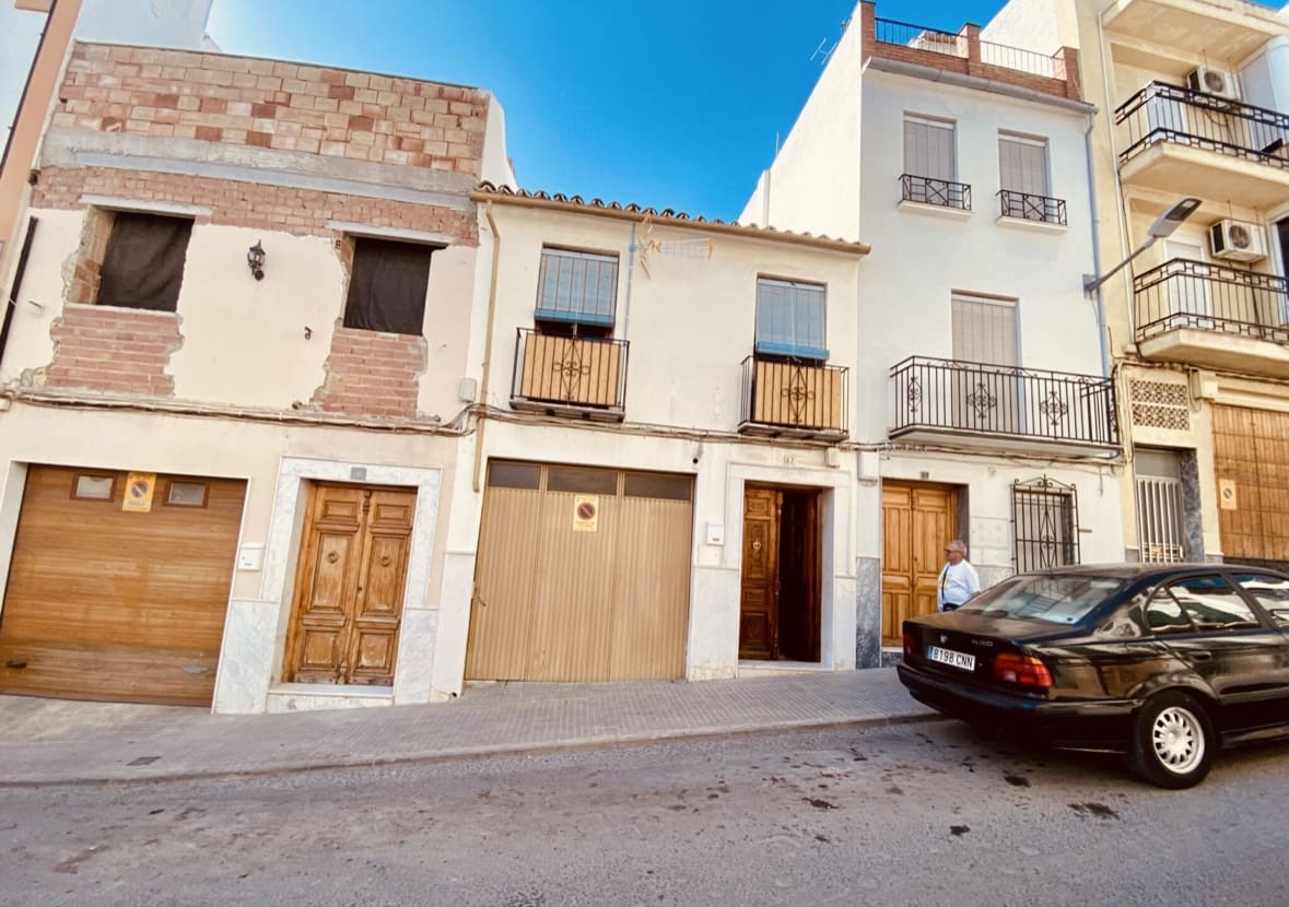 4 sypialnia Dom na sprzedaż w Rute z garażem - 75 000 € (Ref: 8997338)