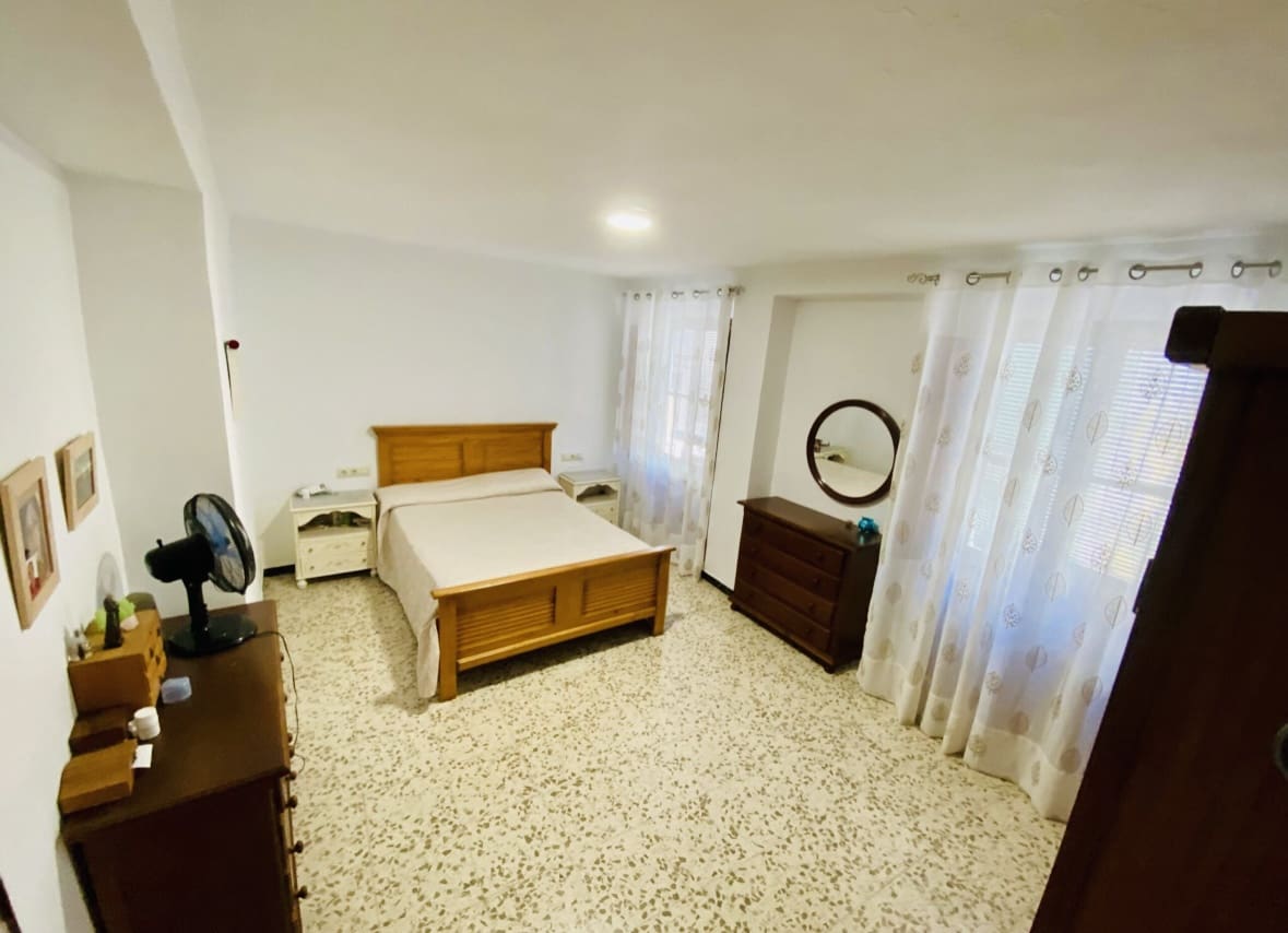 4 sypialnia Dom na sprzedaż w Rute z garażem - 75 000 € (Ref: 8997338)