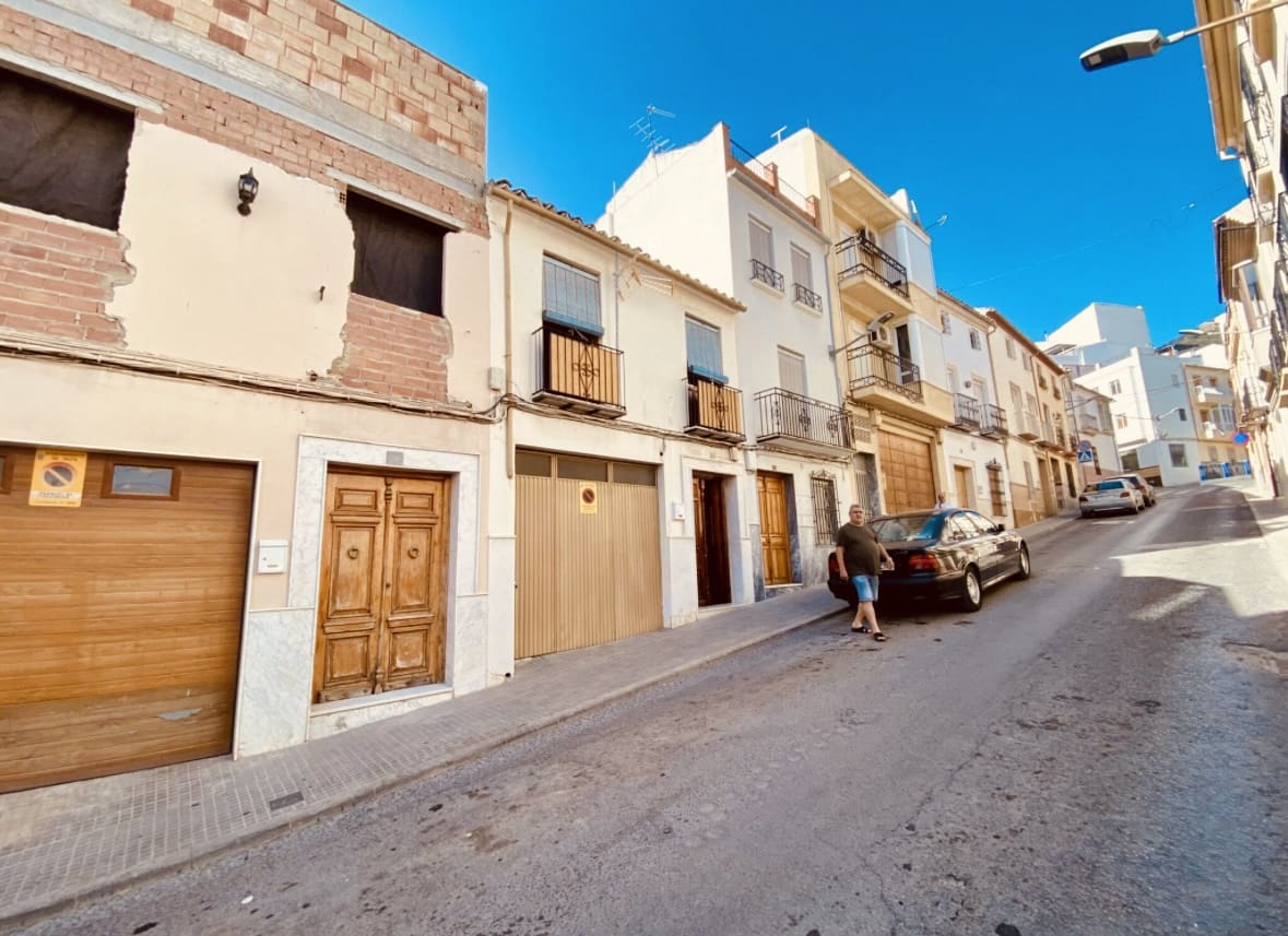 4 sypialnia Dom na sprzedaż w Rute z garażem - 75 000 € (Ref: 8997338)