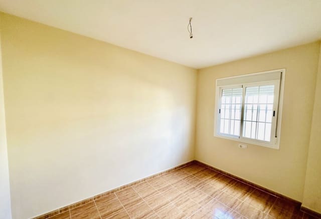 3 sovrum Lägenhet till salu i Fuente de Piedra med garage - 120 000 € (Ref: 9000192)