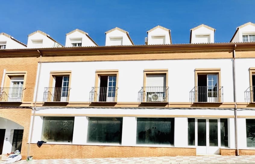 3 sovrum Lägenhet till salu i Fuente de Piedra med garage - 120 000 € (Ref: 9000192)