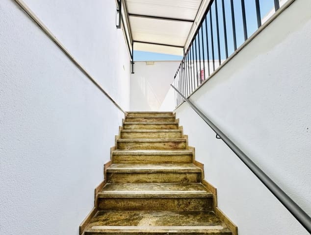 3 sovrum Lägenhet till salu i Fuente de Piedra med garage - 120 000 € (Ref: 9000192)