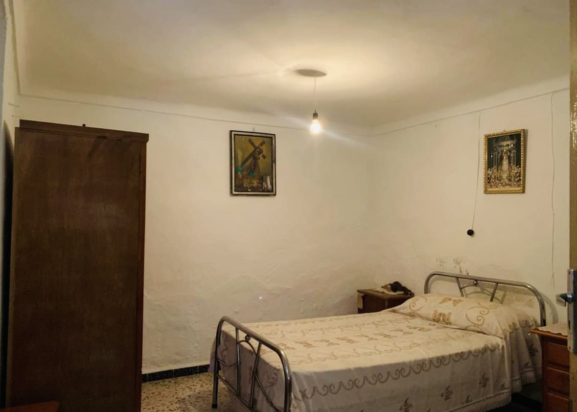 3 soveværelse Byhus til salg i Iznajar - € 55.000 (Ref: 9000302)