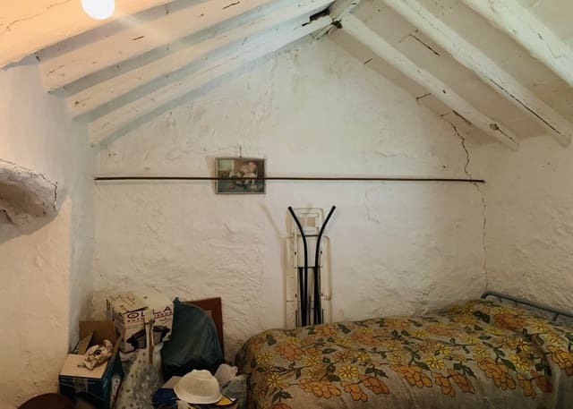 3 soverom Hus til salgs i Iznájar - € 55 000 (Ref: 9000302)