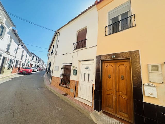 2 bedroom Townhouse for sale in Fuente de Piedra - € 59,950 (Ref: 9018600)