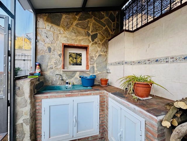 3 soveværelse Villa til salg i Iznajar med swimmingpool - € 269.000 (Ref: 9027378)