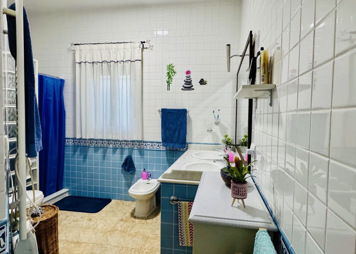 3 soveværelse Villa til salg i Iznajar med swimmingpool - € 269.000 (Ref: 9027378)