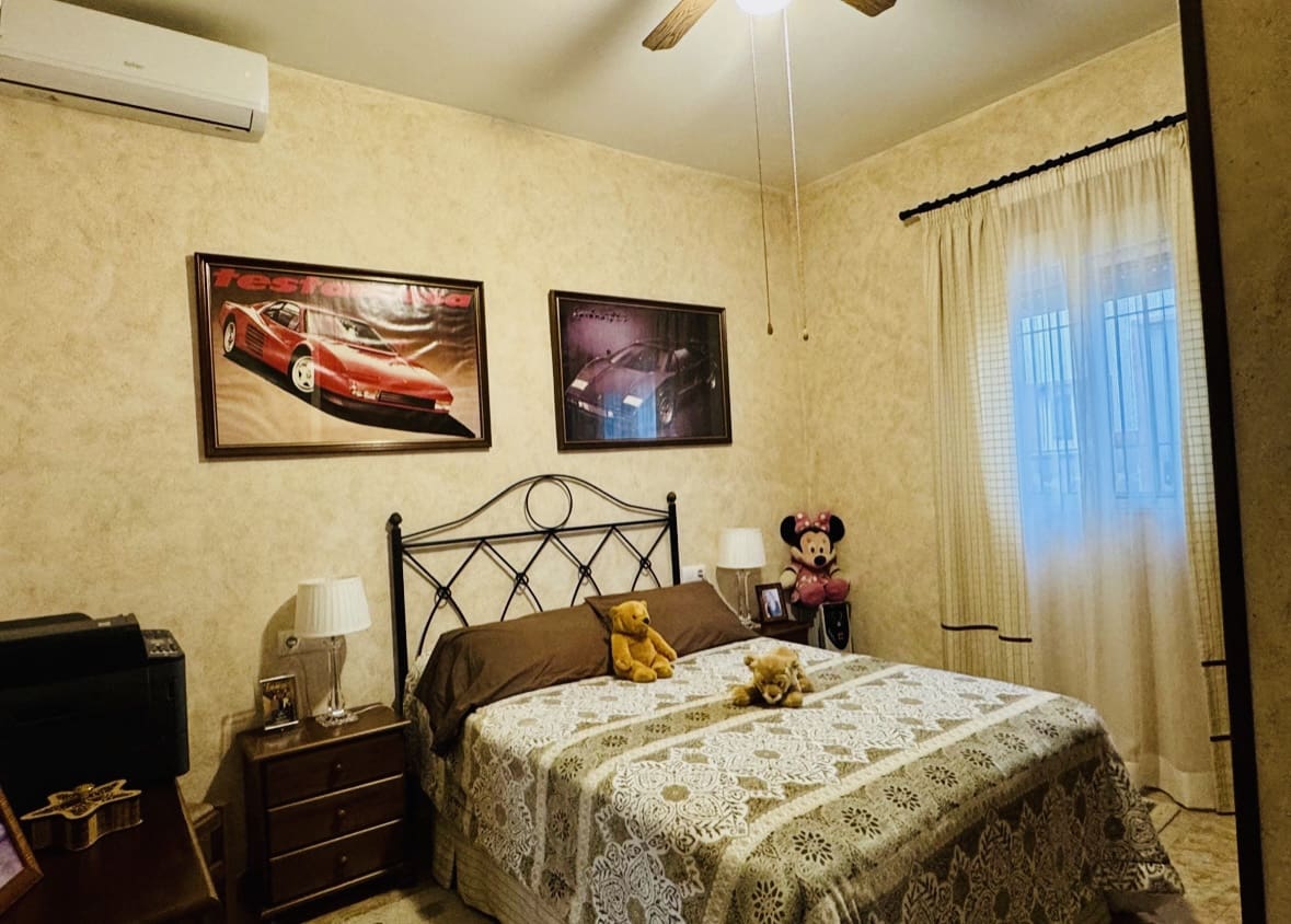 3 soveværelse Villa til salg i Iznajar med swimmingpool - € 269.000 (Ref: 9027378)