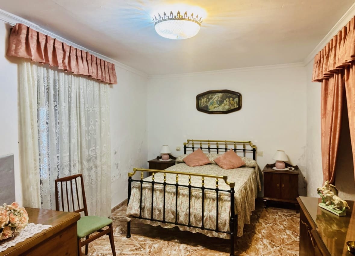 5 quarto Casa em Banda para venda em Iznajar - 78 000 € (Ref: 9035838)