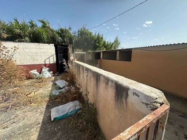 8 soveværelse Erhverv til salg i Villanueva del Trabuco med swimmingpool garage - € 279.000 (Ref: 9085640)