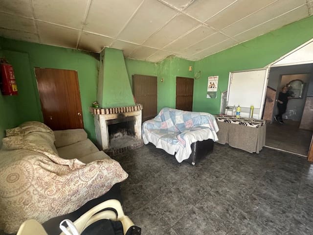 8 slaapkamer Commercieel te koop in Villanueva del Trabuco met zwembad garage - € 279.000 (Ref: 9085640)