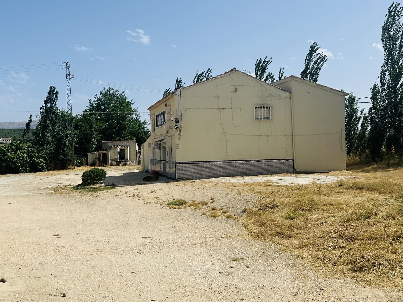 8 soveværelse Erhverv til salg i Villanueva del Trabuco med swimmingpool garage - € 279.000 (Ref: 9085640)