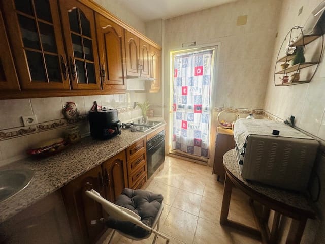 3 soverom Hus til salgs i Villanueva de Tapia med garasje - € 120 000 (Ref: 9085642)