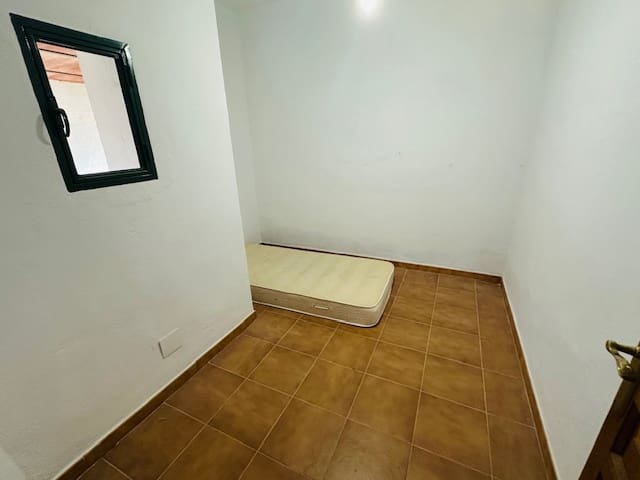 2 soveværelse Finca/Landehus til salg i Fuente de Piedra med garage - € 115.000 (Ref: 9109307)