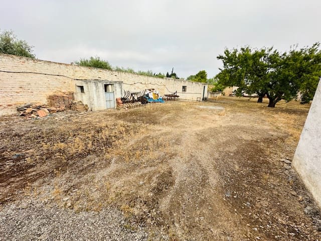Grunde uden byggetilladelser til salg i Antequera - € 120.000 (Ref: 9131801)