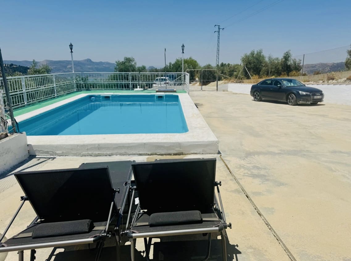 3 soveværelse Villa til salg i Iznajar med swimmingpool garage - € 225.000 (Ref: 9175431)