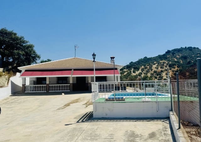 3 soveværelse Villa til salg i Iznájar med swimmingpool garage - € 225.000 (Ref: 9175431)