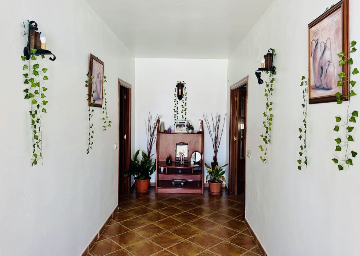 3 soveværelse Villa til salg i Iznajar med swimmingpool garage - € 225.000 (Ref: 9175431)