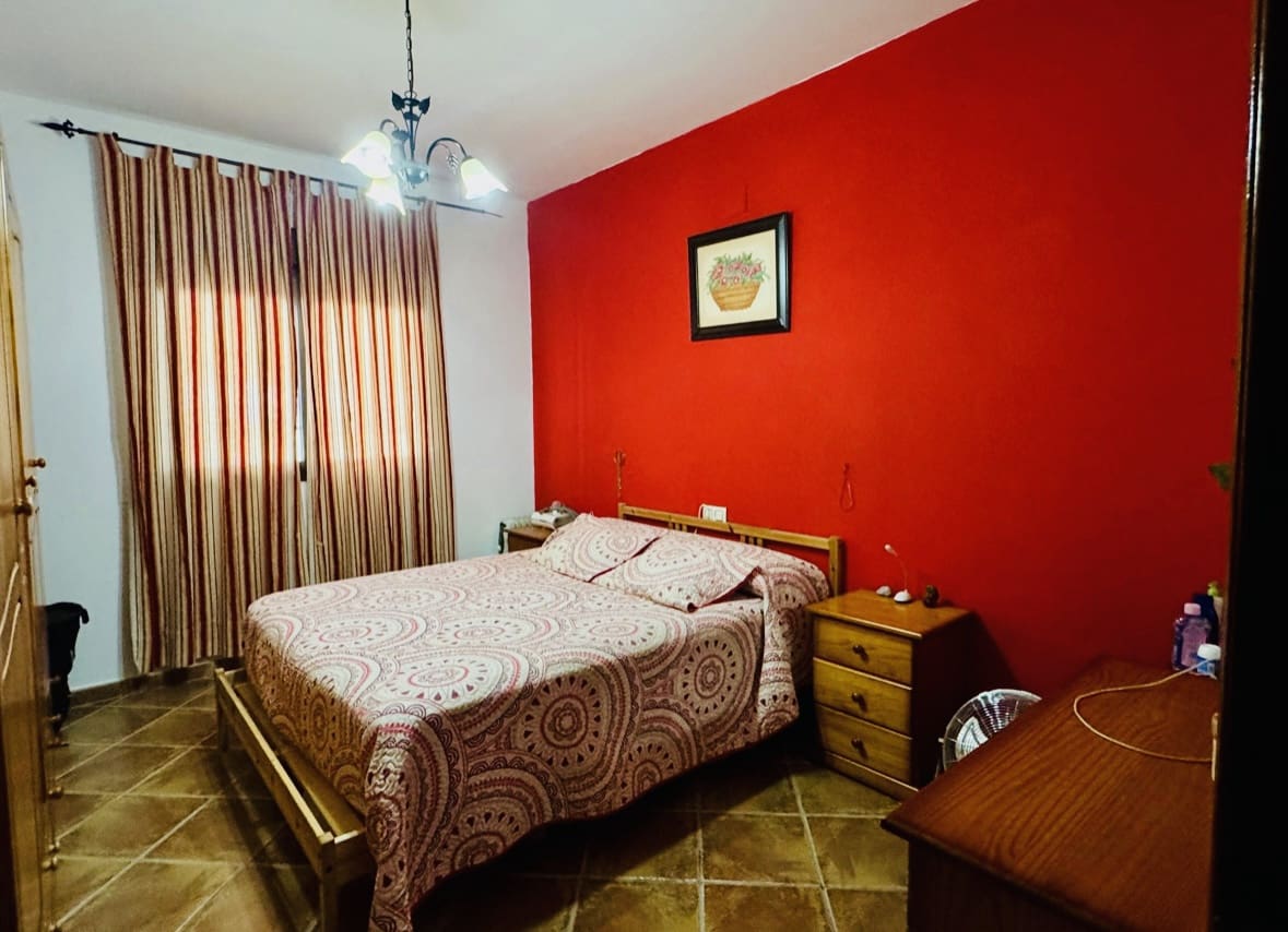 3 soveværelse Villa til salg i Iznajar med swimmingpool garage - € 225.000 (Ref: 9175431)