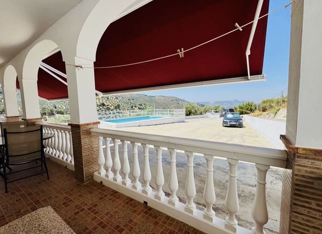 3 soveværelse Villa til salg i Iznájar med swimmingpool garage - € 225.000 (Ref: 9175431)