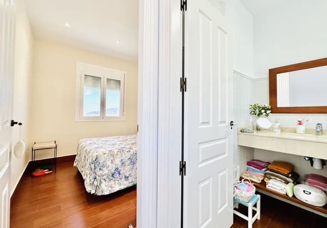 3 soveværelse Villa til salg i Humilladero med swimmingpool garage - € 255.000 (Ref: 9175613)