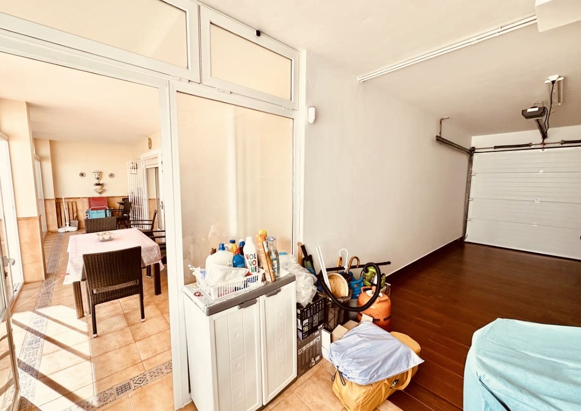 3 soveværelse Villa til salg i Humilladero med swimmingpool garage - € 255.000 (Ref: 9175613)