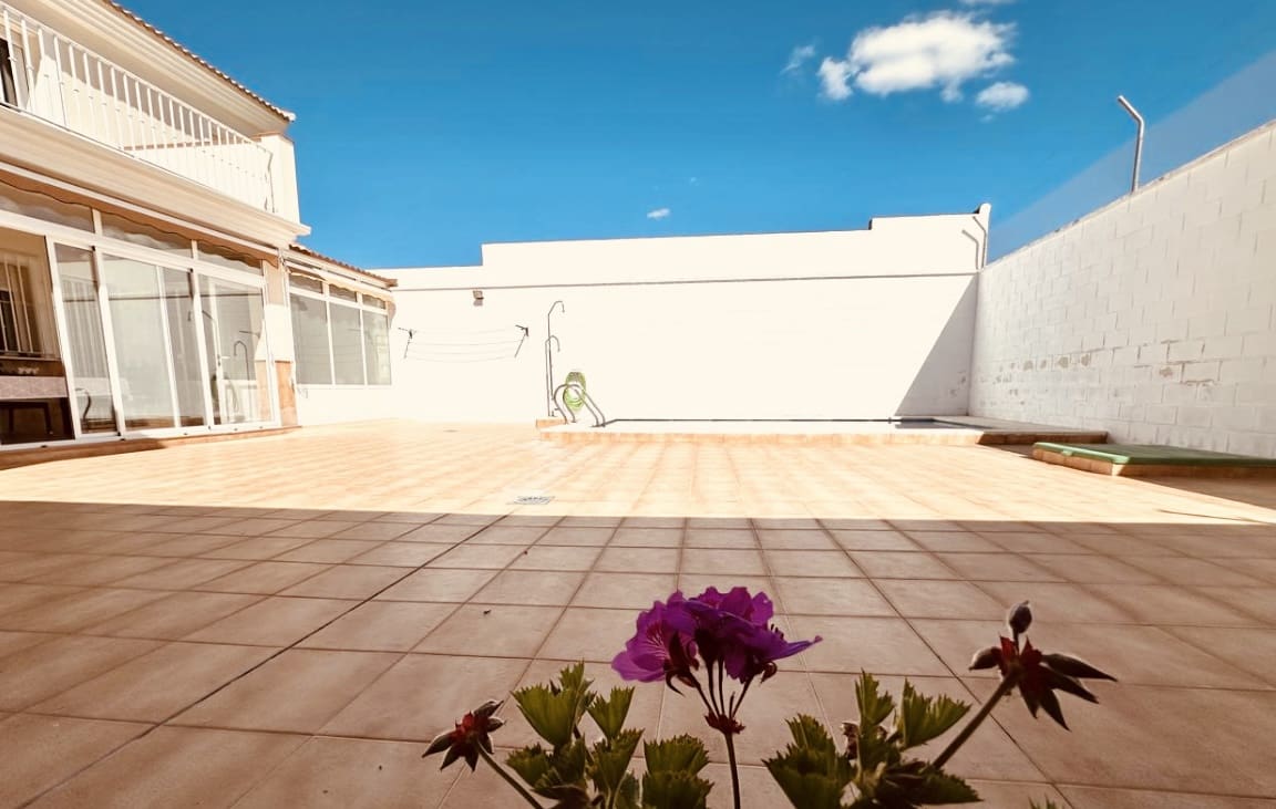 3 soveværelse Villa til salg i Humilladero med swimmingpool garage - € 255.000 (Ref: 9175613)