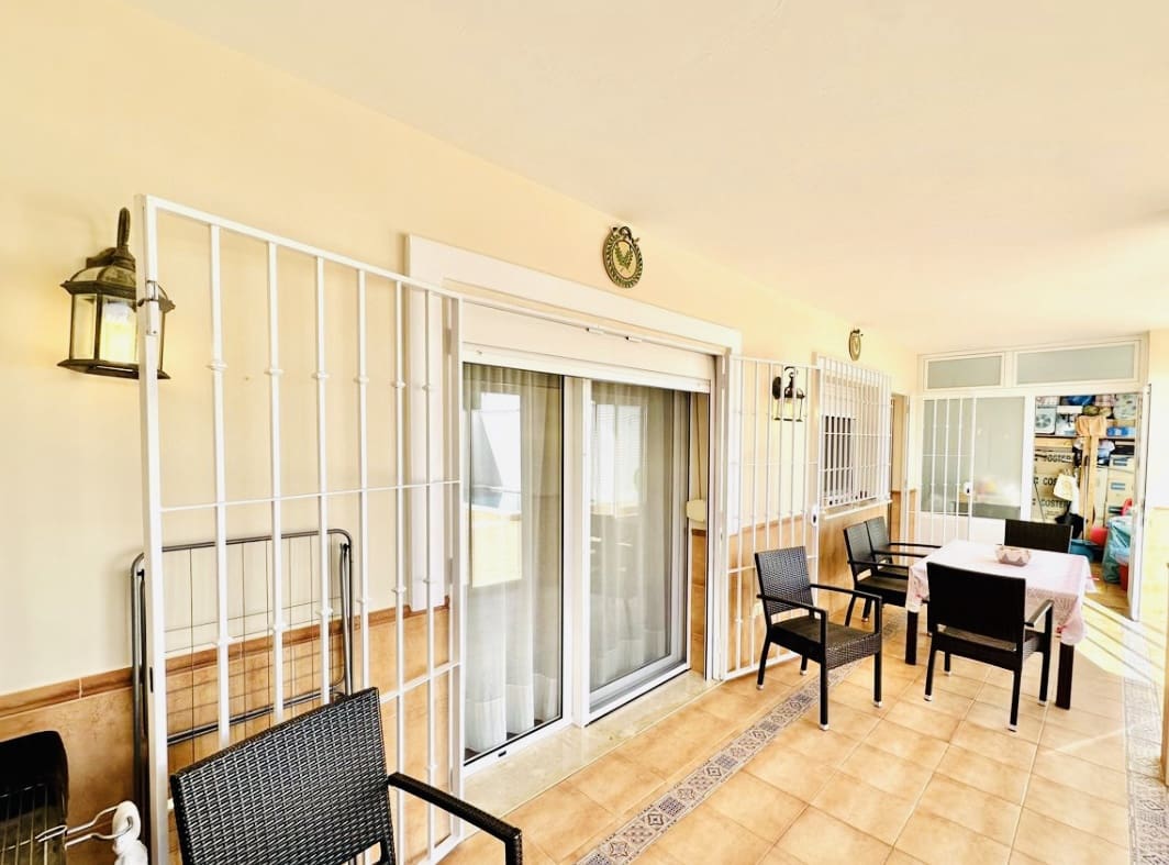 3 soveværelse Villa til salg i Humilladero med swimmingpool garage - € 255.000 (Ref: 9175613)