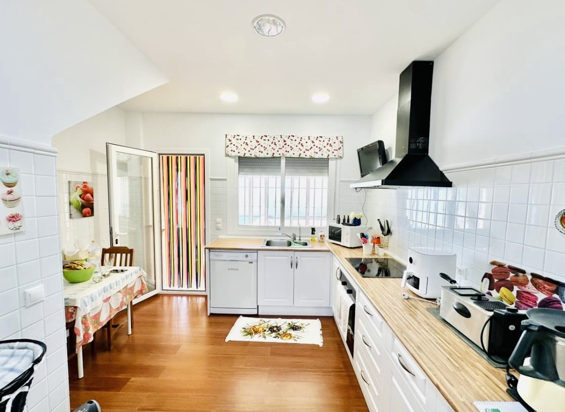 3 soveværelse Villa til salg i Humilladero med swimmingpool garage - € 255.000 (Ref: 9175613)