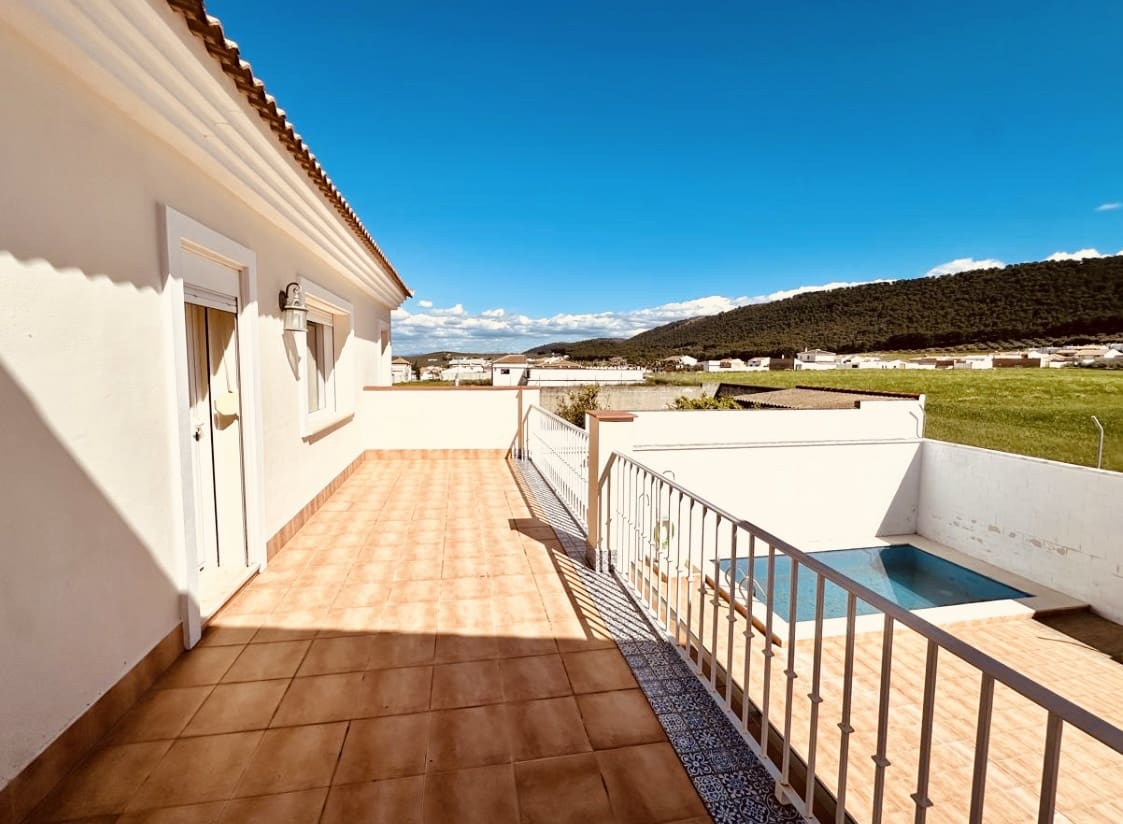 3 soveværelse Villa til salg i Humilladero med swimmingpool garage - € 255.000 (Ref: 9175613)