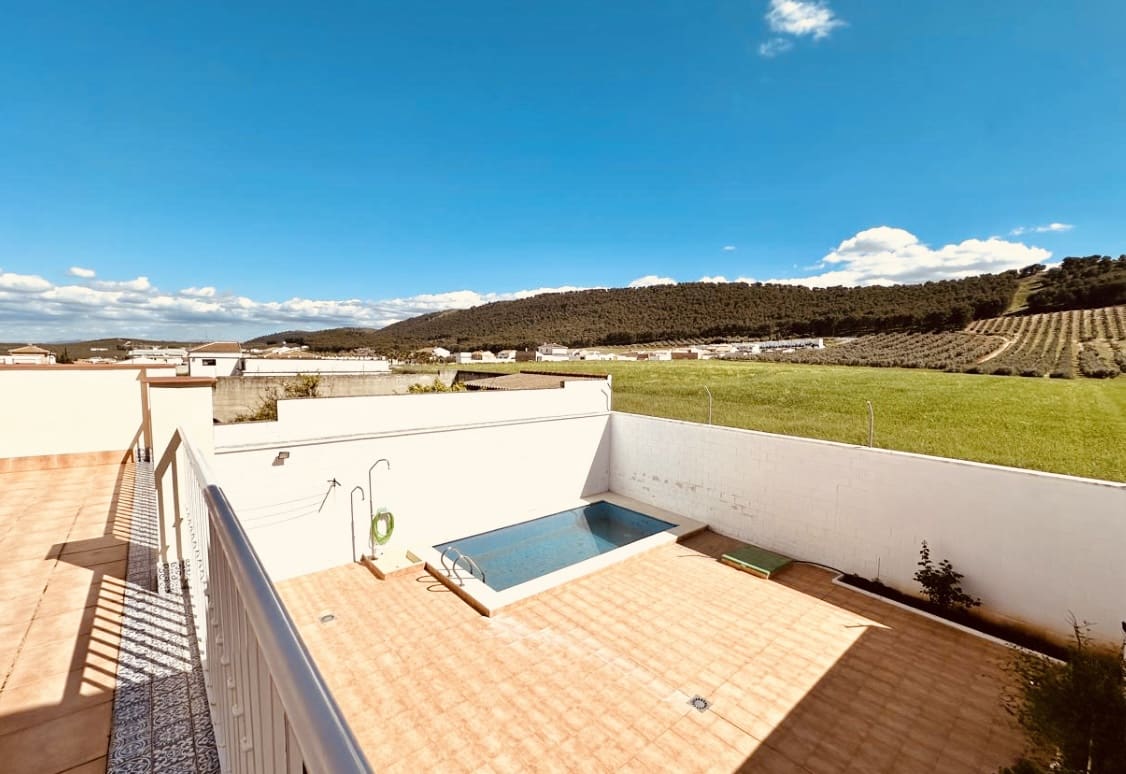 3 soveværelse Villa til salg i Humilladero med swimmingpool garage - € 255.000 (Ref: 9175613)