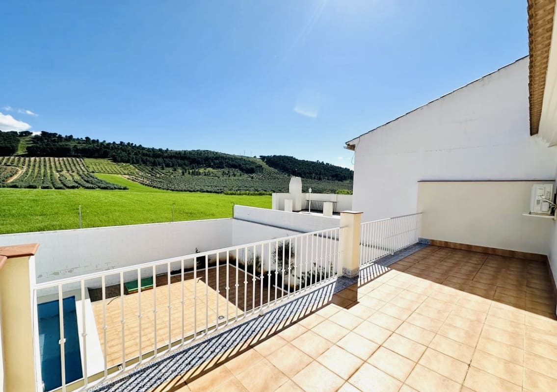 3 soveværelse Villa til salg i Humilladero med swimmingpool garage - € 255.000 (Ref: 9175613)