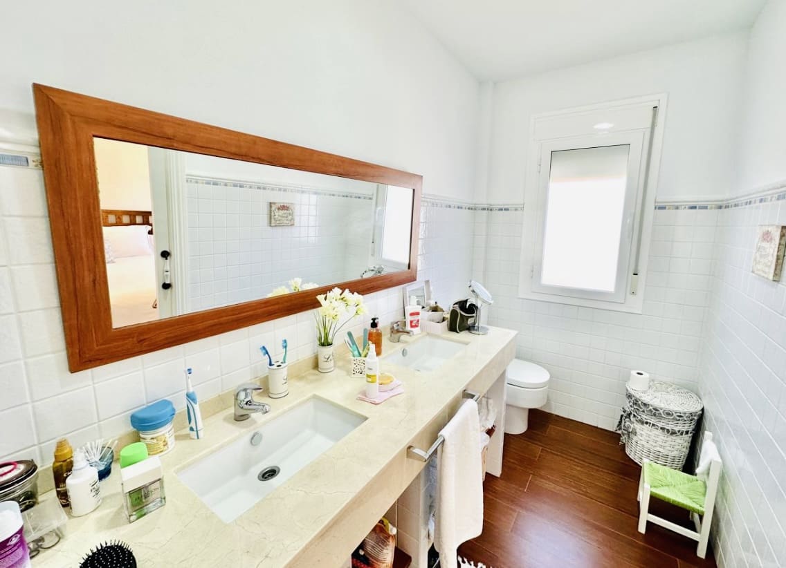 3 soveværelse Villa til salg i Humilladero med swimmingpool garage - € 255.000 (Ref: 9175613)