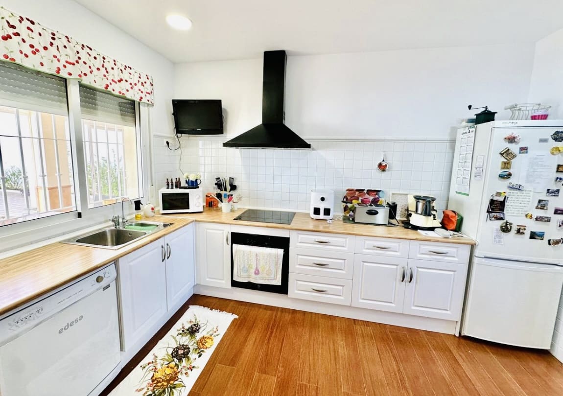 3 soveværelse Villa til salg i Humilladero med swimmingpool garage - € 255.000 (Ref: 9175613)