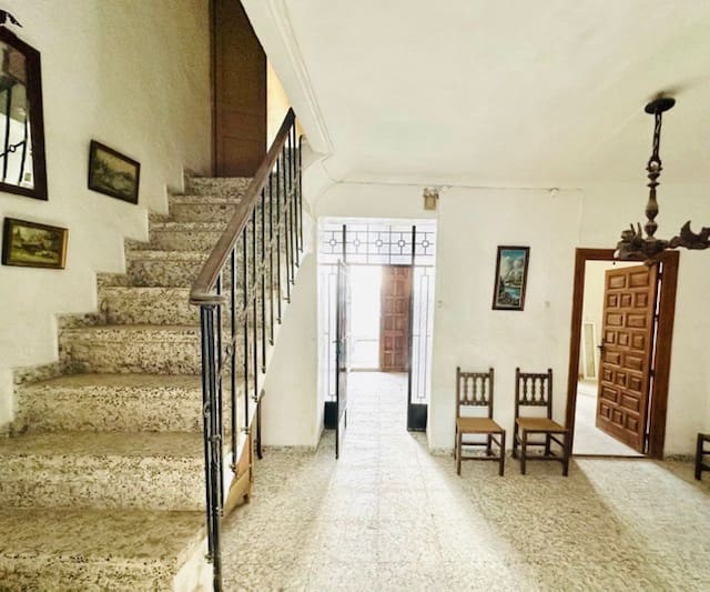 4 soveværelse Byhus til salg i Sierra de Yeguas med garage - € 129.000 (Ref: 9180105)