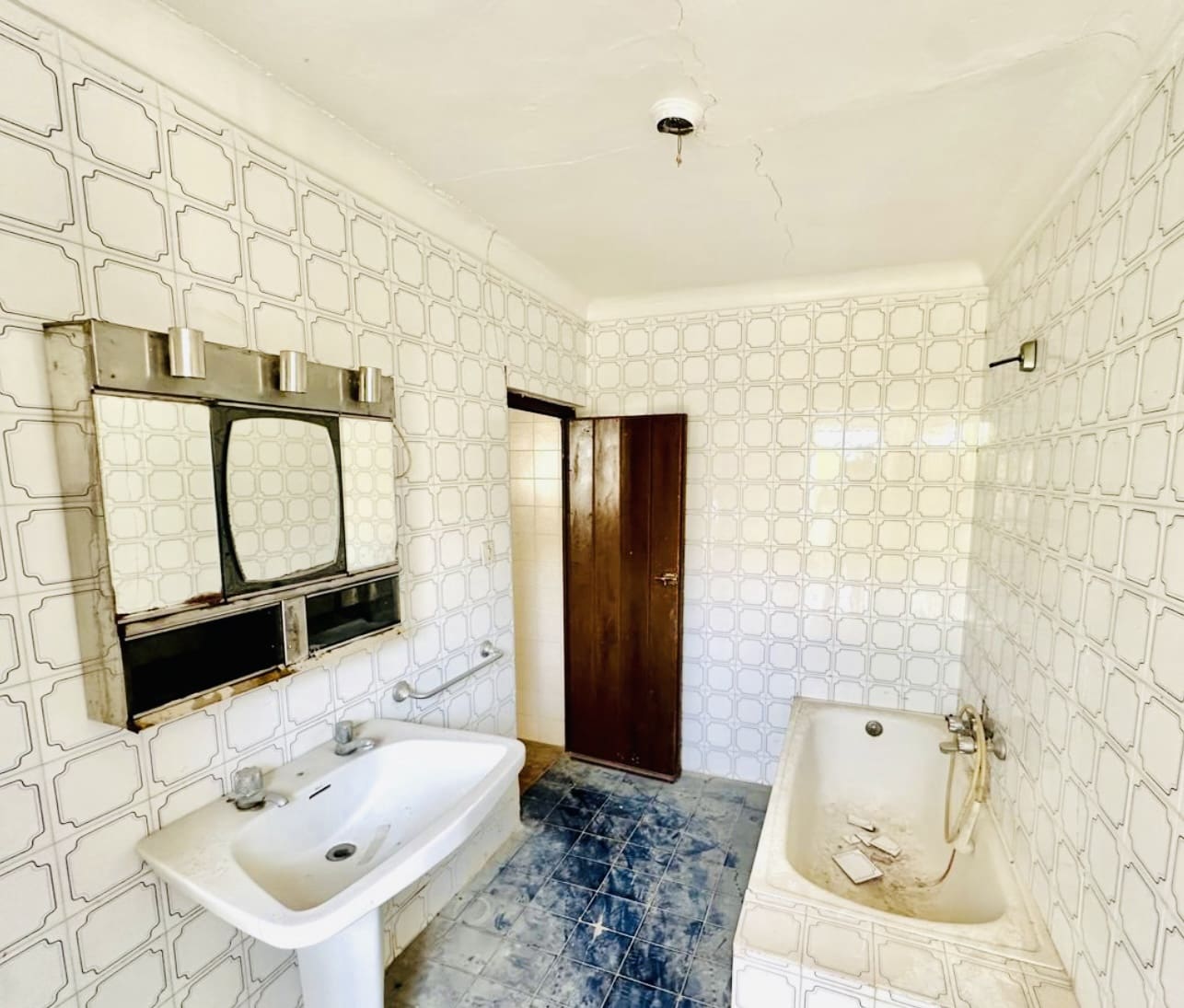 4 soveværelse Byhus til salg i Sierra de Yeguas med garage - € 129.000 (Ref: 9180105)