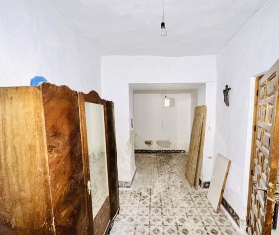 4 soveværelse Byhus til salg i Sierra de Yeguas med garage - € 129.000 (Ref: 9180105)