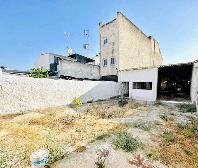 4 soveværelse Byhus til salg i Sierra de Yeguas med garage - € 129.000 (Ref: 9180105)