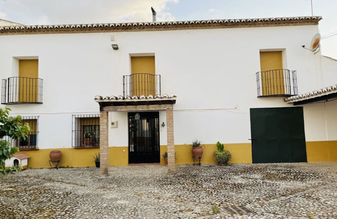 8 soveværelse Finca/Landehus til salg i Antequera med swimmingpool garage - € 430.000 (Ref: 9209545)