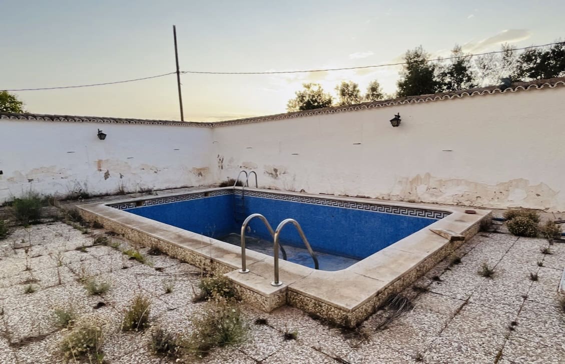 8 soveværelse Finca/Landehus til salg i Antequera med swimmingpool garage - € 430.000 (Ref: 9209545)