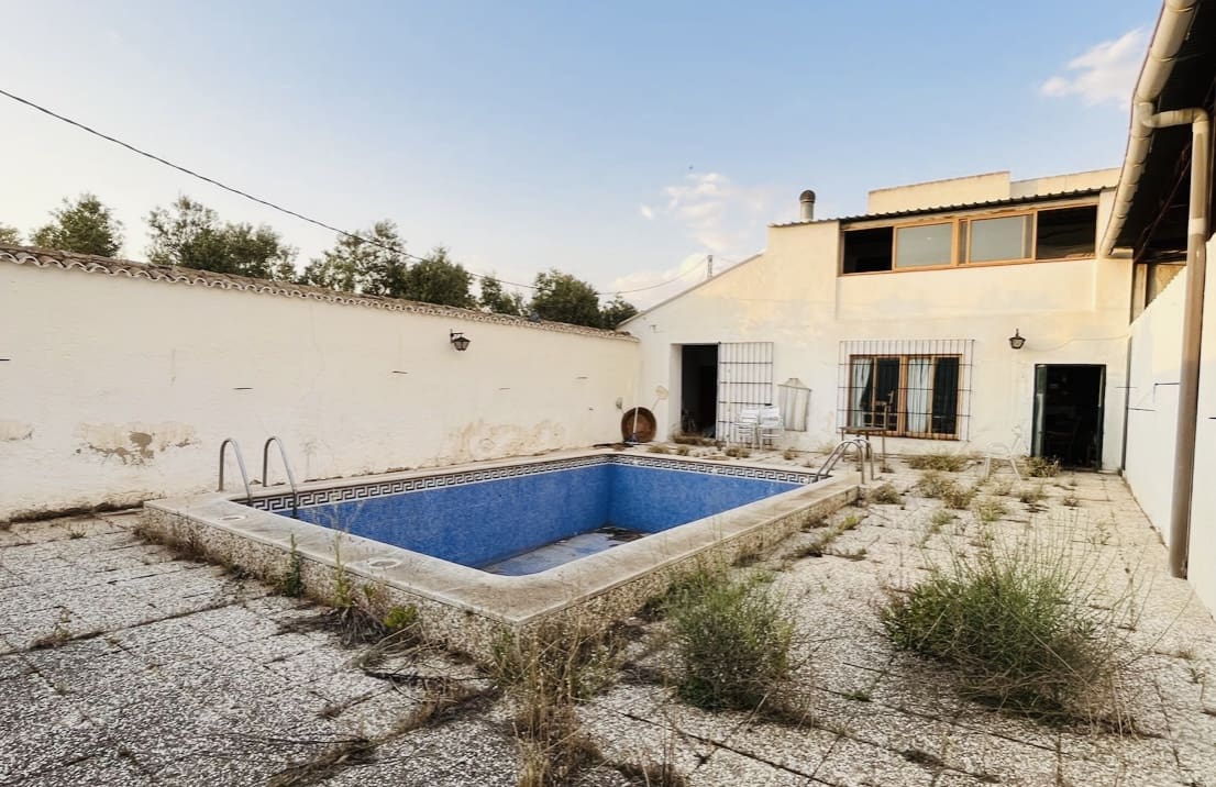 8 soveværelse Finca/Landehus til salg i Antequera med swimmingpool garage - € 430.000 (Ref: 9209545)