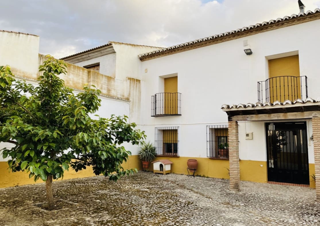 8 soveværelse Finca/Landehus til salg i Antequera med swimmingpool garage - € 430.000 (Ref: 9209545)