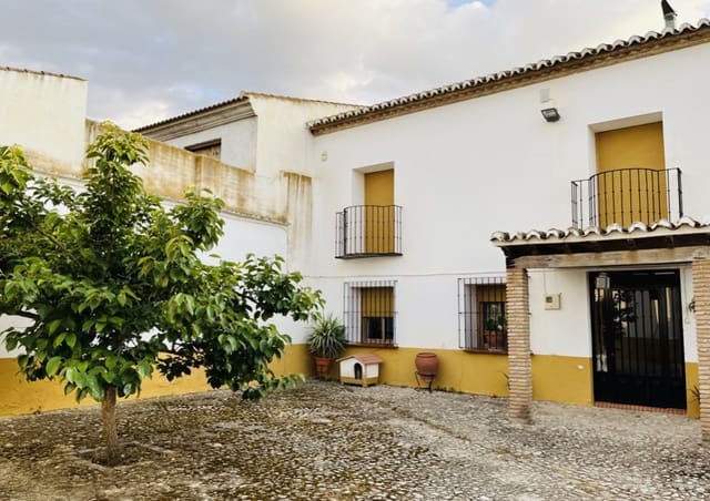 8 soveværelse Finca/Landehus til salg i Antequera med swimmingpool garage - € 430.000 (Ref: 9209545)