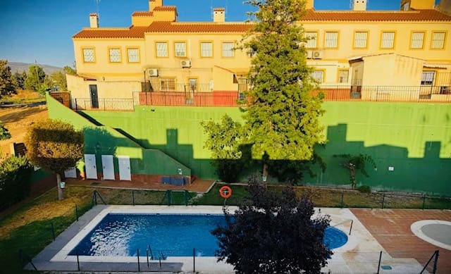 3 soveværelse Byhus til salg i Fuente de Piedra med swimmingpool - € 139.000 (Ref: 9215770)